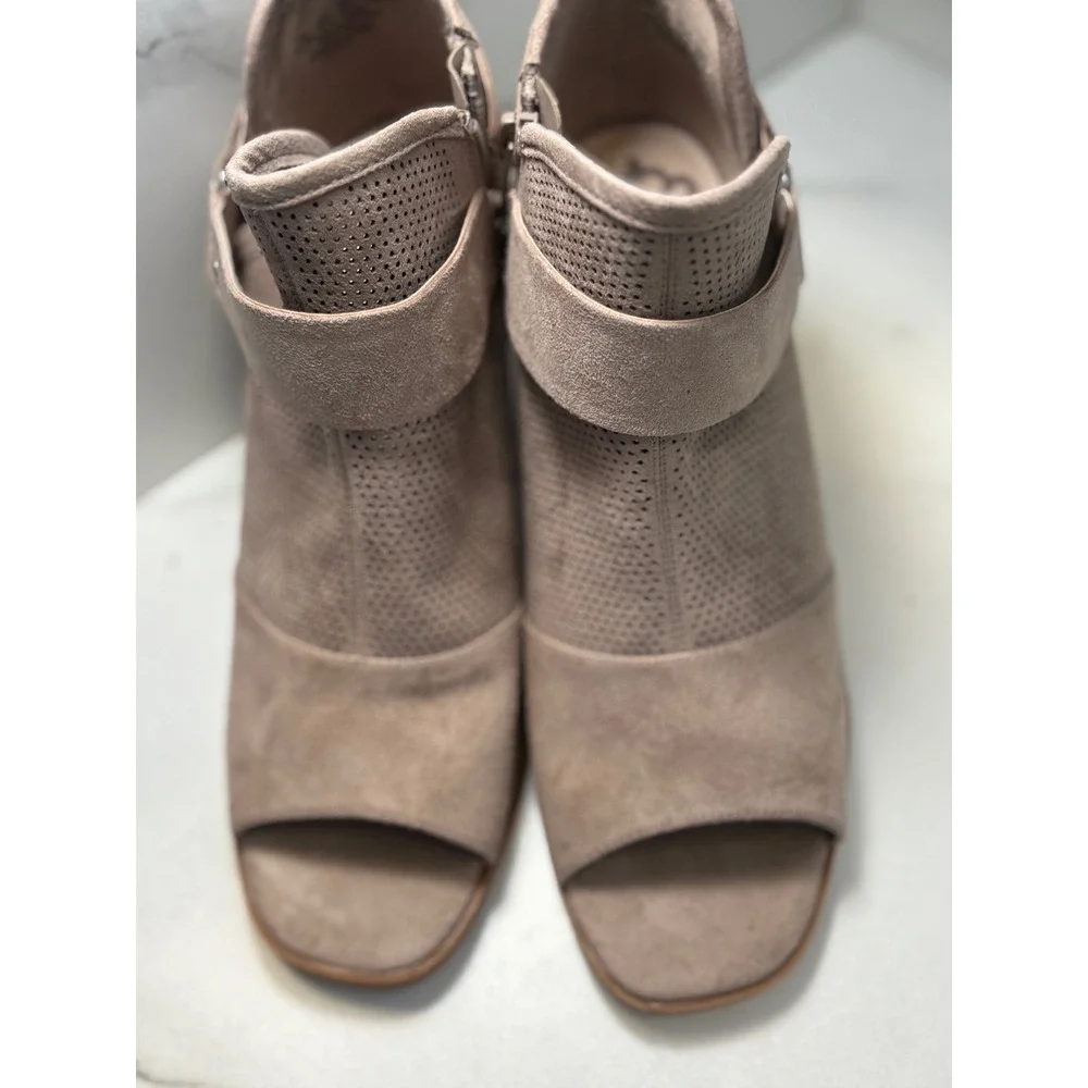 Fergalicious Augustine Taupe Perforated Peep Toe Ankle Boots Tan 8.5M Studded